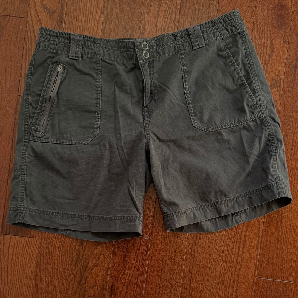 Eddie Bauer size 14 grey Mercer Fit ripstop shorts